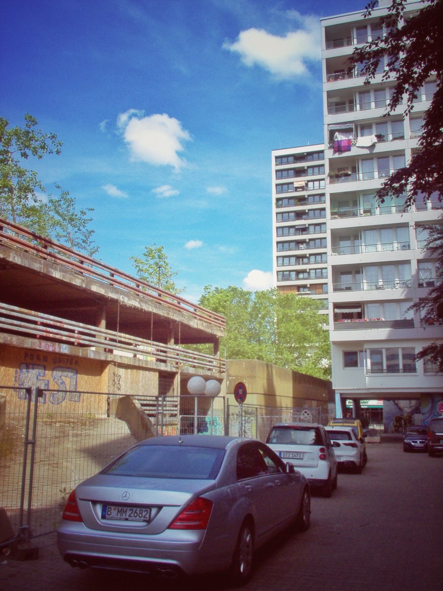 Parking Franz Klüsh Strasse – Berlin city trip, Germany