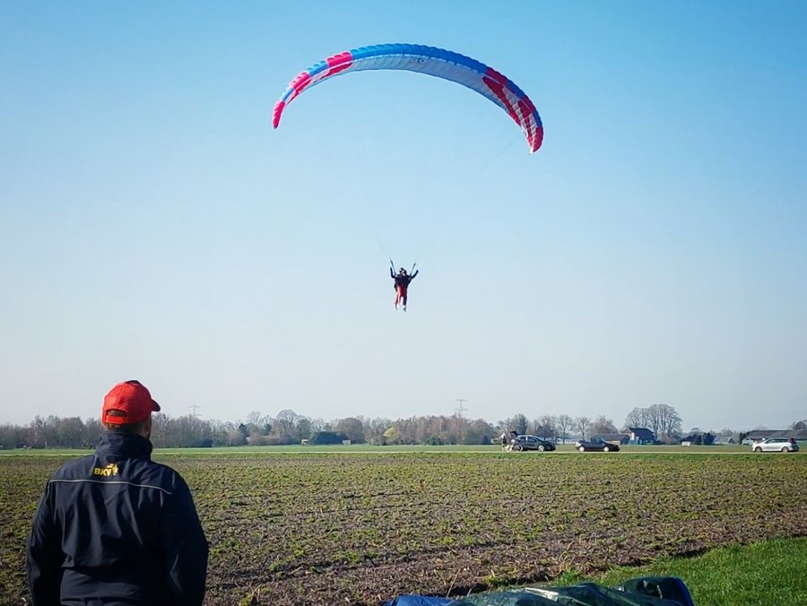 Paragliding – Stegerveld, the Netherlands