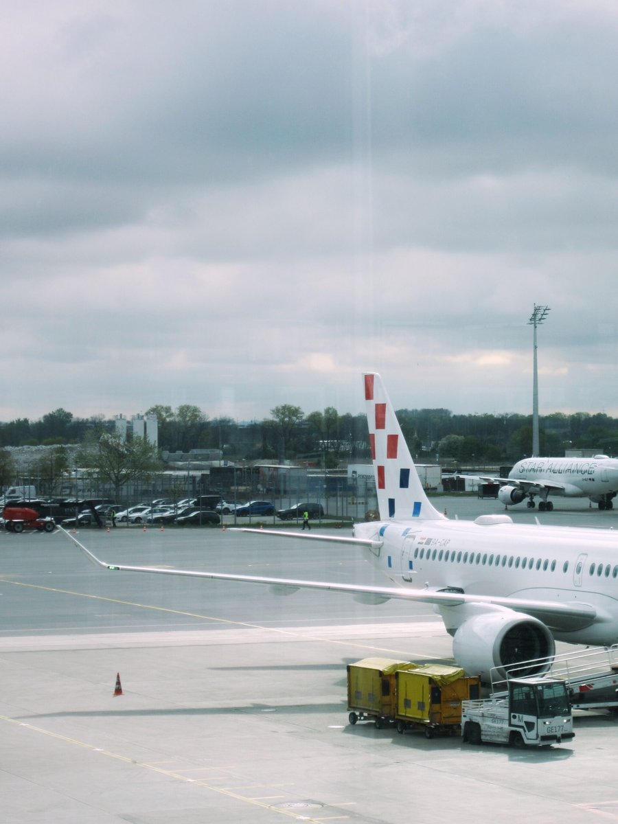Munchen & Schiphol Airport